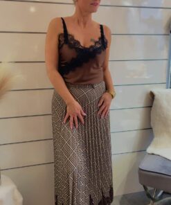 Alternative view of Satinspitzentop