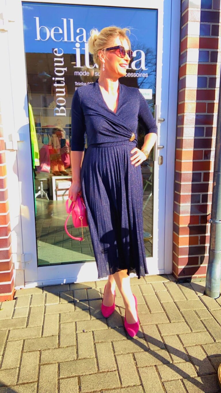 Kleid Blue Rinascimento