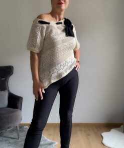 Häkelpullover mit goldenen Details