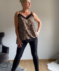 Alternative view of Leo Spitzentop