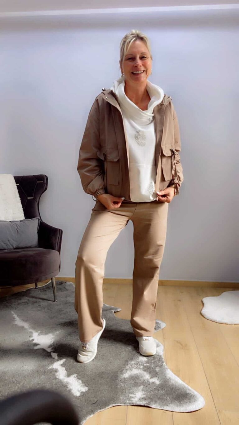 Übergangsjacke mit Kapuze