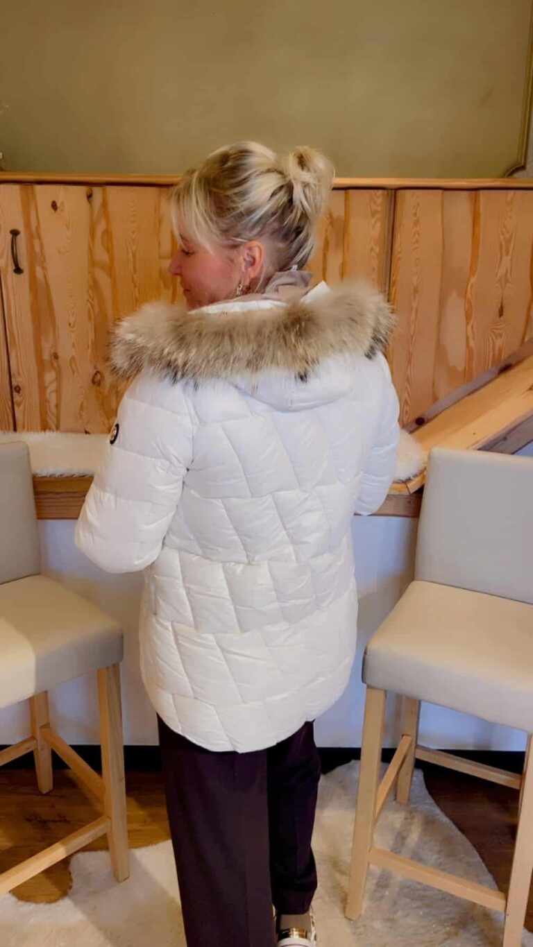 Winterjacke mit Fellkapuze